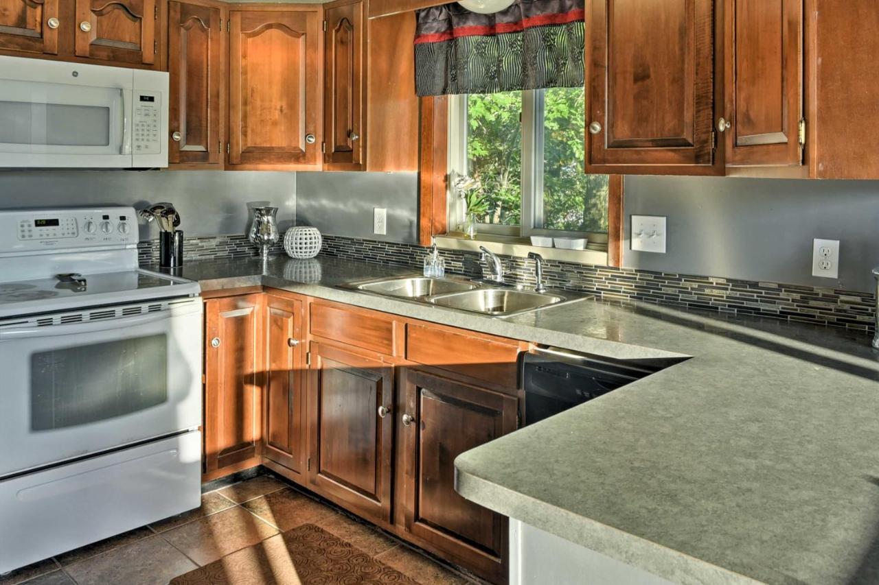 East Tawas Apartment Near Lake Huron And Downtown! Extérieur photo